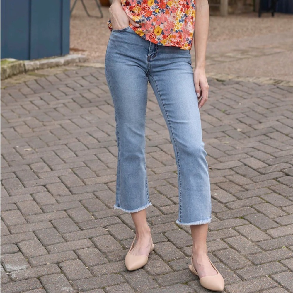 Lucky Brand Blue Ankle Cropped Denim